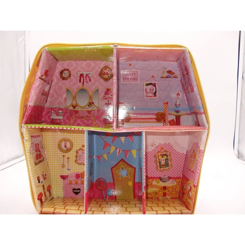 Lalaloopsy Carry Along Case & Doll House  2 Mini Dolls included Sunny‎ and Spot
